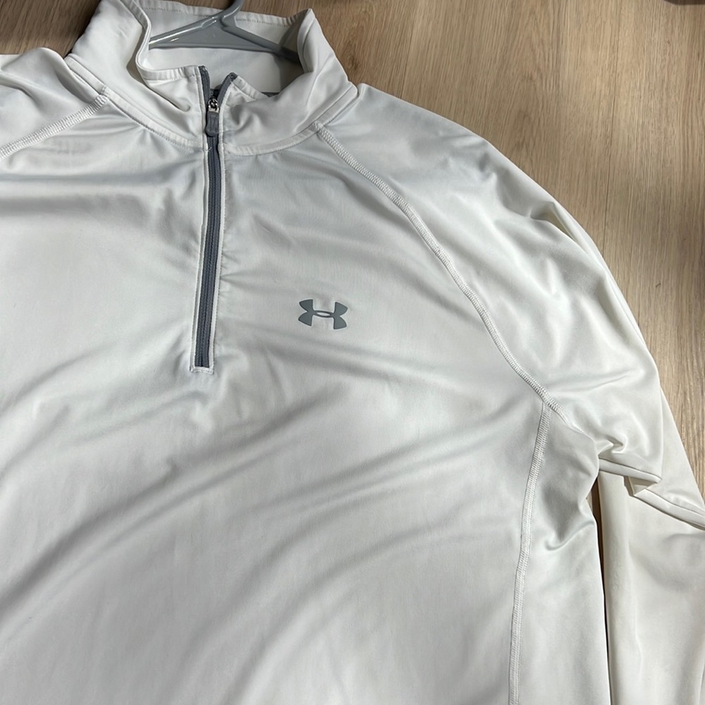Under Armour lightweight loose all-season wear quarter-zip